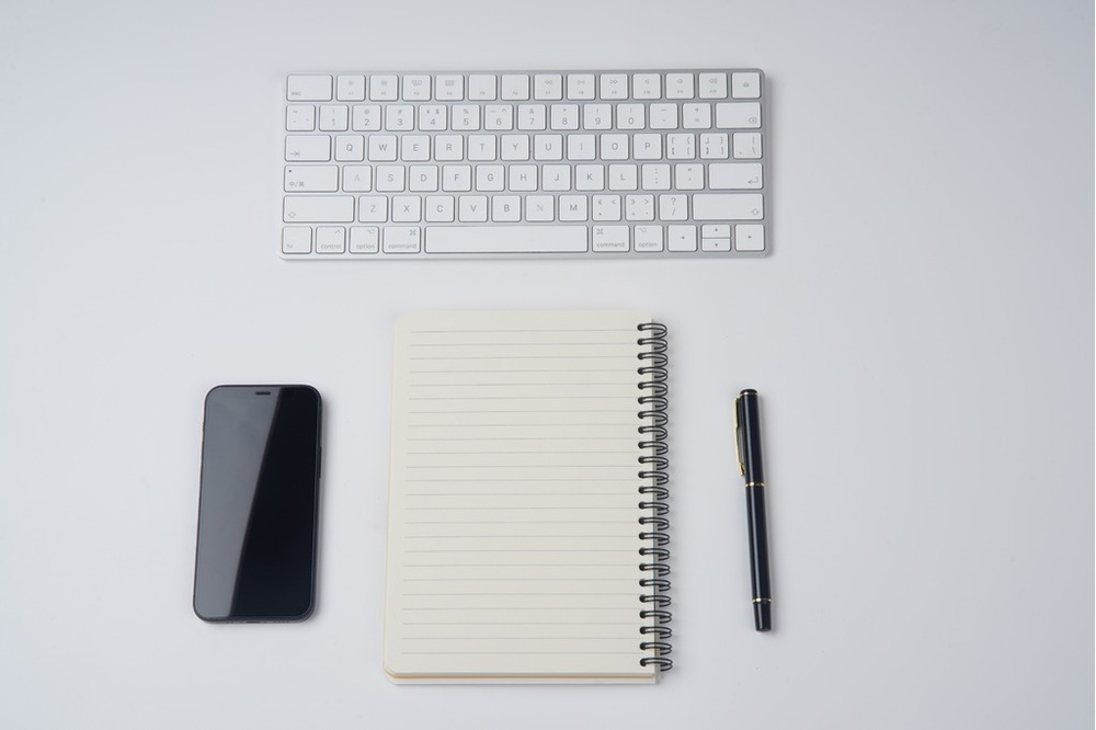 簡約高效 打造現代商務辦公桌面的核心設備指南